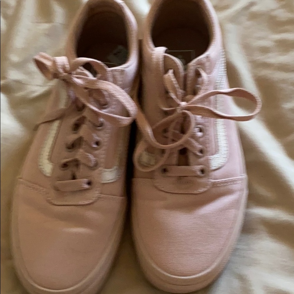 Vans tennis shoes